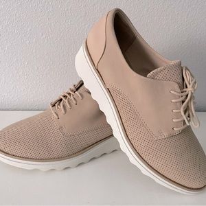 Womens Clark’s SharonCrystal in Blush Nubuck